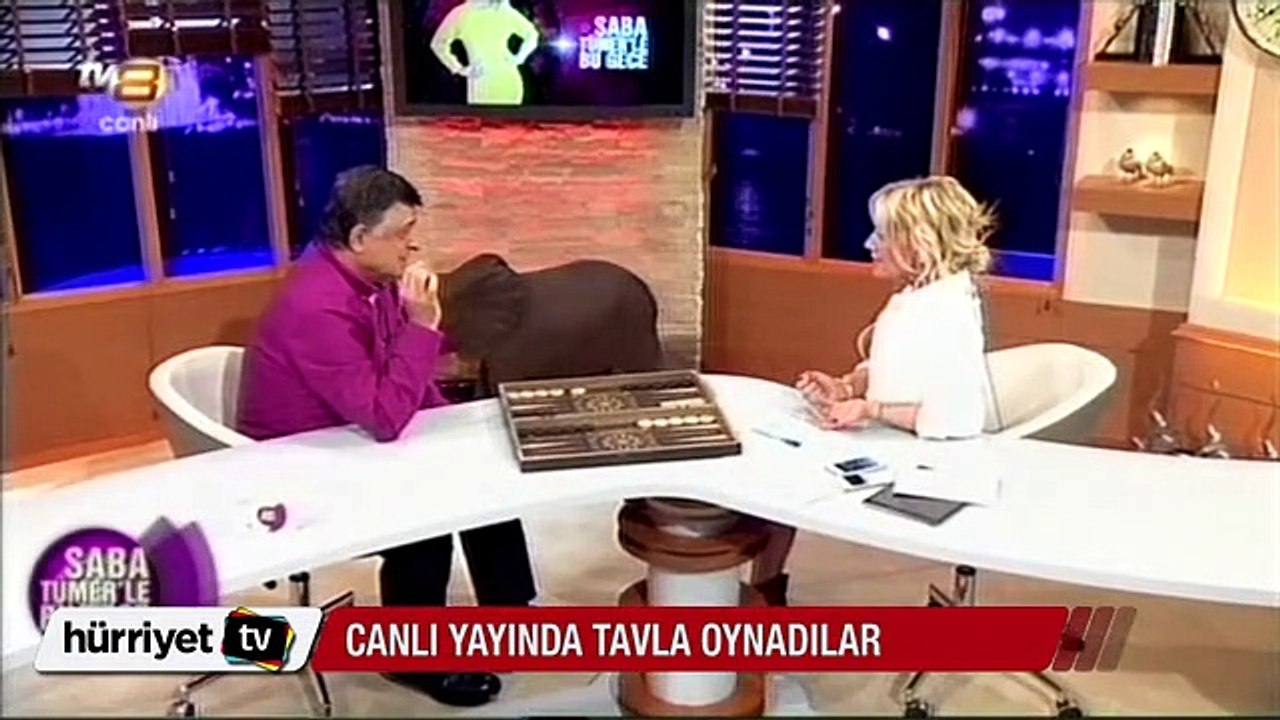 Saba Tümer ve Yılmaz Vural canlı yayında tavla oynadılar