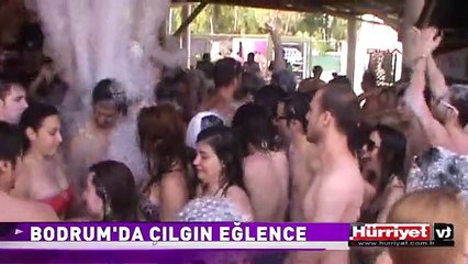 BODRUM SAHİLLERİNDE ÇILGIN EĞLENCE