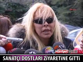 SANATÇI DOSTLARI HASTANEYE AKIN ETTİ