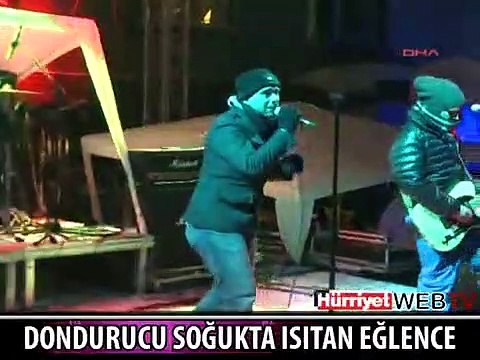 ULUDAĞ'DA DONDURUCU SOĞUKTA ISITAN EĞLENCE