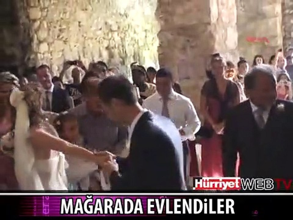 MAĞARADA EVLENDİLER