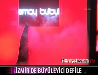 BİRBİRİNDEN ÜNLÜ MANKENLER PODYUMDA