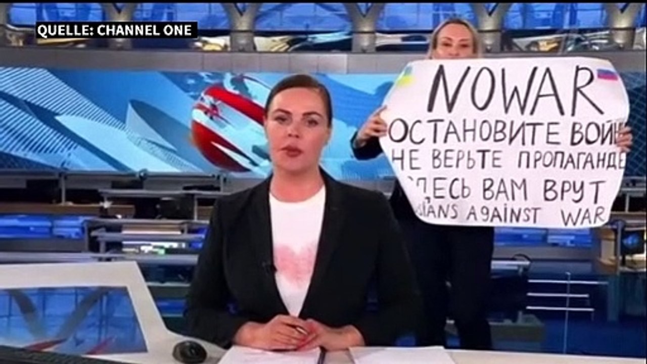 Journalistin Owsjannikowa aus Russland geflohen