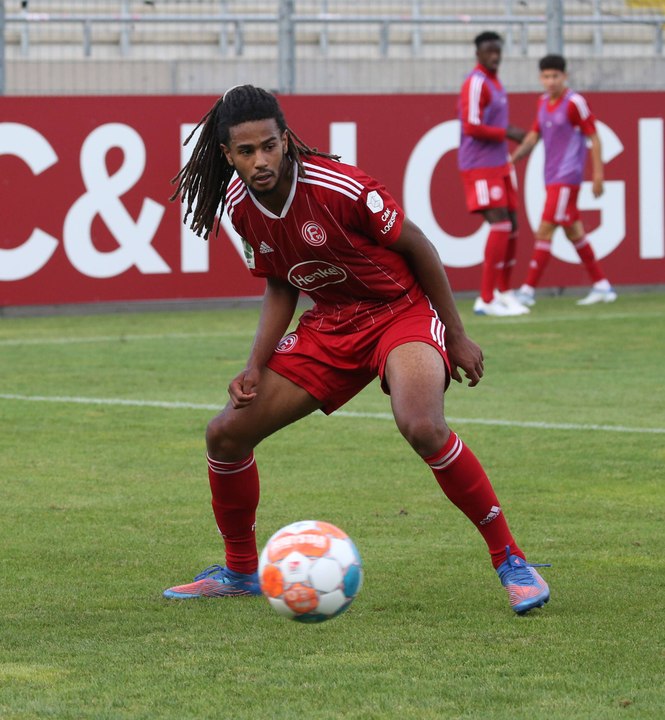 Zwei Standards machen den Unterschied: Düsseldorf II entführt die Punkte