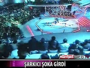 ŞARKICI ŞOKA GİRDİ