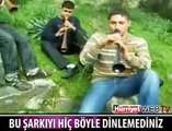 BU ŞARKIYI BİR DE BÖYLE DİNLEYİN