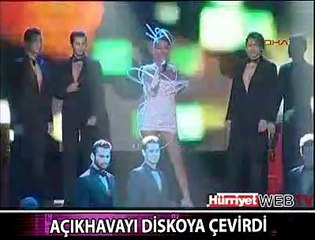 AÇIKHAVA'YI DİSKOYA ÇEVİRDİ