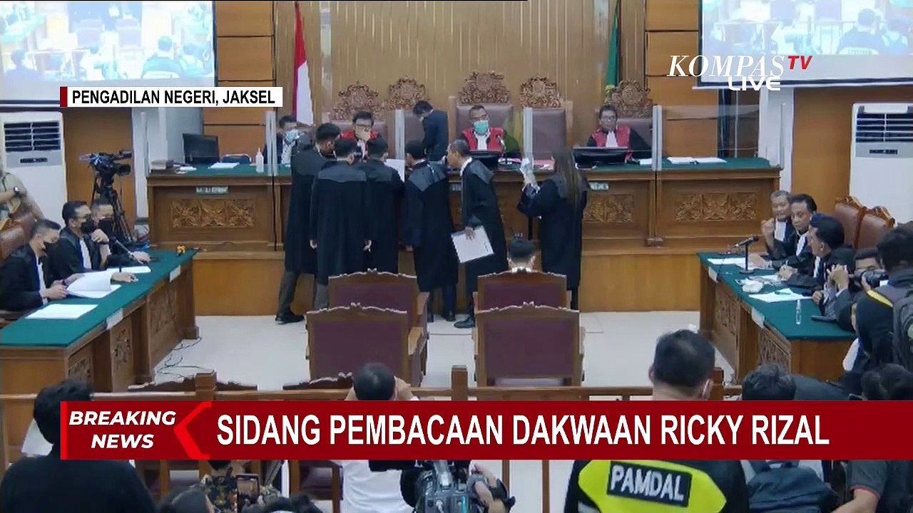 Jaksa Bacakan Dakwaan Ricky Rizal, Beberkan Per...