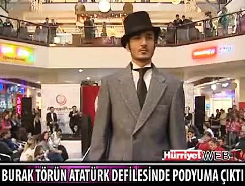 BURAK TÖRÜN PODYUMA ÇIKTI