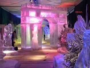 PARİS'TE BUZ HEYKEL SERGİSİ