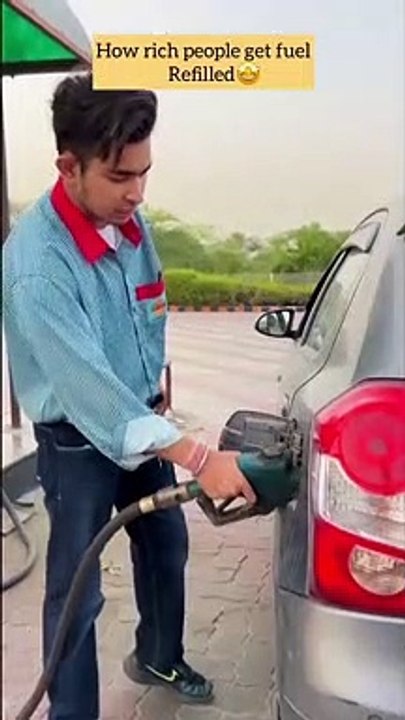 Famous hone ka nuksaan bhi hota hai #shorts #comedy #chetanmonga