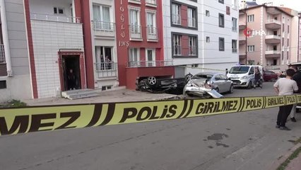 Ters dönen otomobilden çıkıp olay yerinden yaralı olarak kaçtı