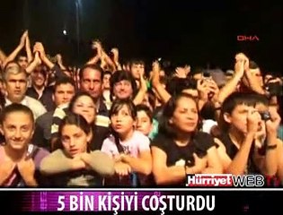 İZEL 5 BİN KİŞİYİ COŞTURDU