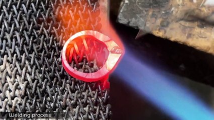 How they make very rare 2 carat black solitaire rings ?