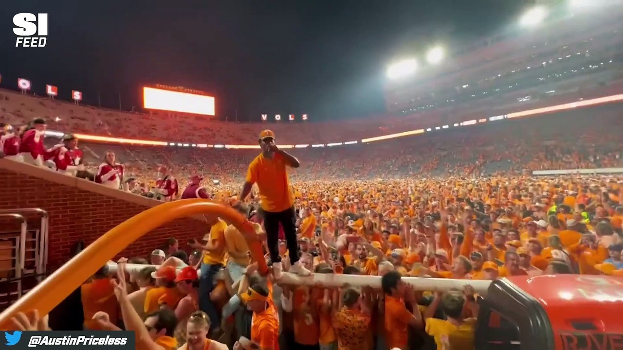 Goalposts End Up in Tennessee River After Vols Win Over Alabama video
