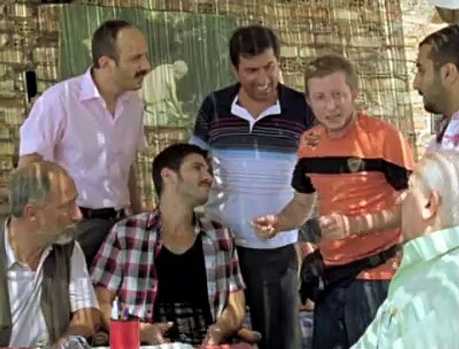 AŞK GELİYORUM DEMEZ
