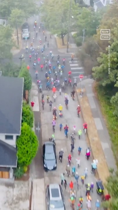 Teacher Creates ‘Bike Bus’ for Kids to Cycle to School Together