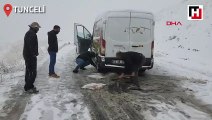 Tunceli'ye mevsimin ilk karı  yollar kapandı, araçlar yolda kaldı