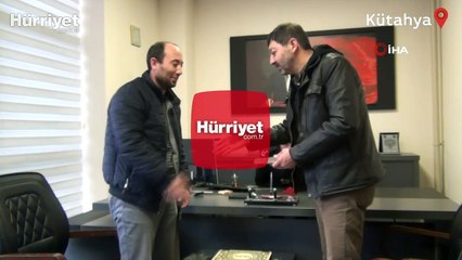 Yolda bulduğu 28 bin TL'yi sahibine teslim etti