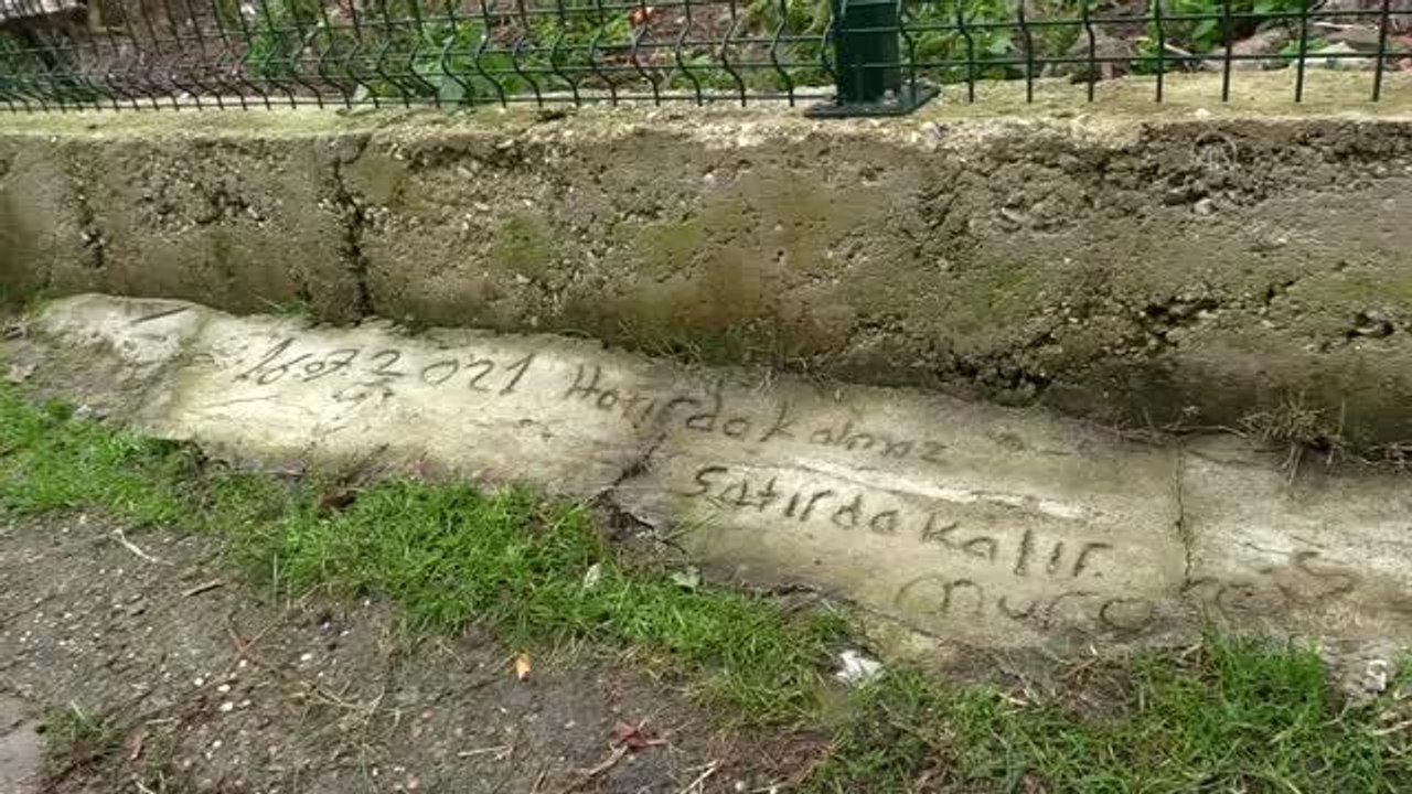 Emekli madenci patlamadan kurtulan kardeşiyle sevinci, hayatını kaybedenle acıyı yaşadı