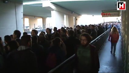 Télécharger la video: Metrobüs durağına girdi, seferler aksadı