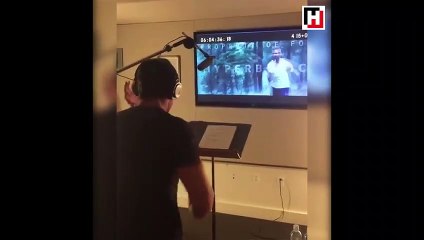 Hugh Jackman'ın Wolverine'i seslendirirken kendinden geçtiği anlar!