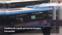Kadıköy'de sopalı yol verme kavgası kamerada