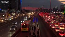 Sokağa çıkma kısıtlaması öncesi trafik yoğunluğu arttı