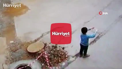 Uçurtma uçuran çocuk üstü açık bırakılan kanala böyle düştü