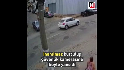 Çarptığı kamyonetin kasasına düştü