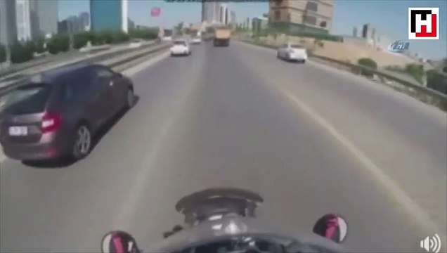 Yavru kediyi kurtarmak için canını hiçe saydı