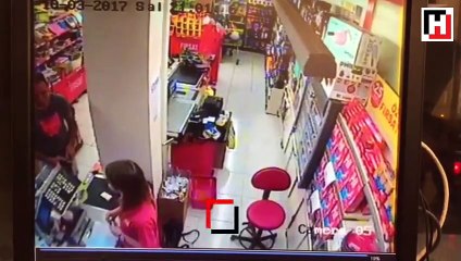 Kasiyer kıza saldırı kamerada