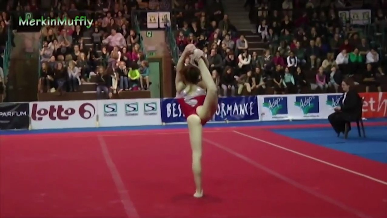 Italian Gymnast wardrobe malfunction floor routine video Dailymotion