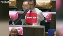 Taylandlı milletvekili meclis konuşmasında kolunu kesti