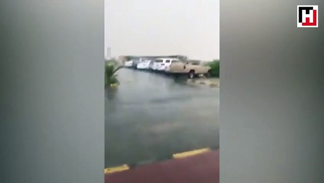 Yıldırım düştü! Korkudan ne yapacaklarını şaşırdılar