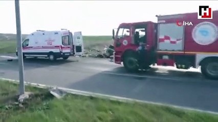 Feci kazada tır ikiye bölündü