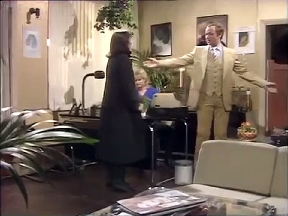 Ever Decreasing Circles - Se1 - Ep02 HD Watch HD Deutsch