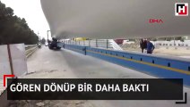 Yolda gören dönüp bir daha baktı