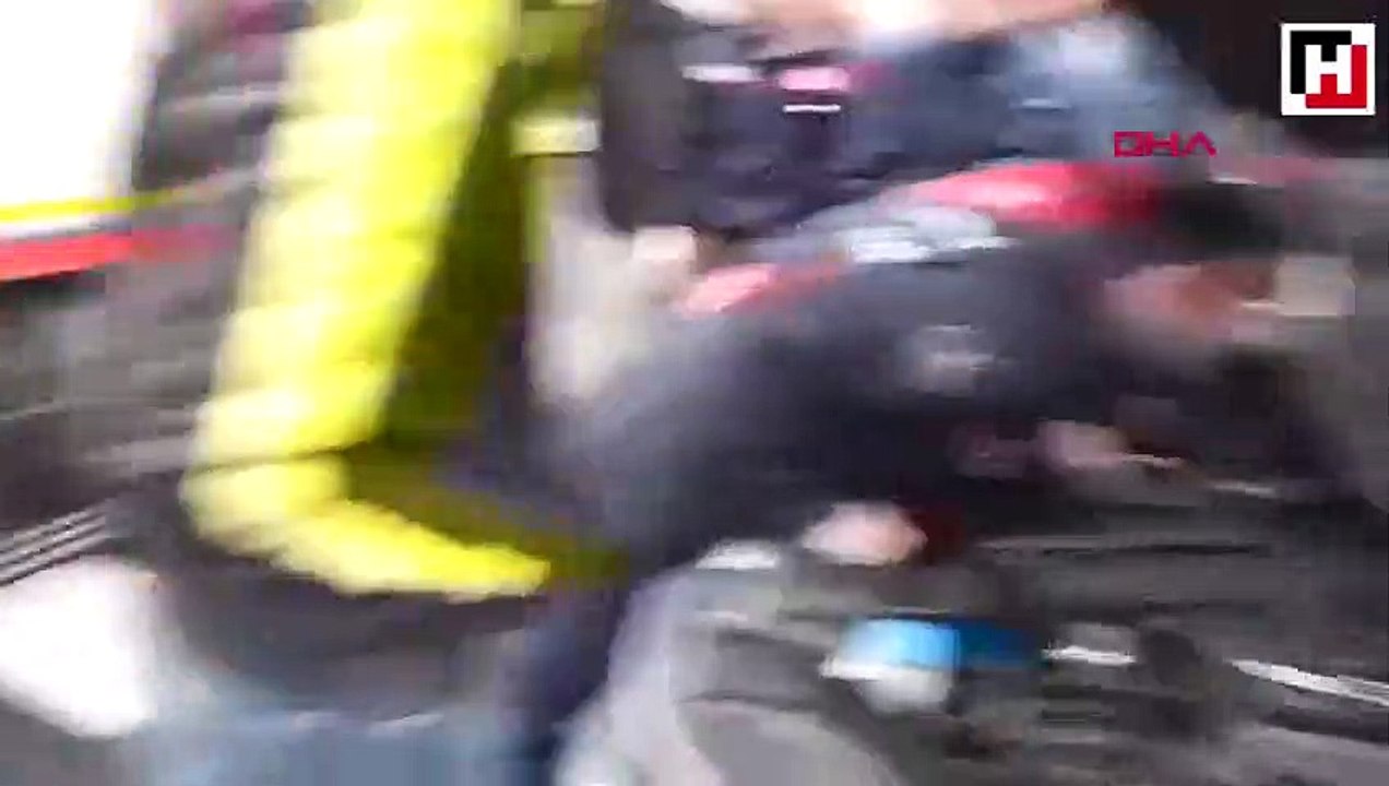 Taksim Meydanı'nda kedi kurtarma operasyonu