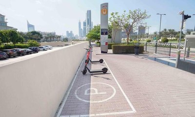 دبي تبدأ التشغيل الفعلي للمرحلة الأولى للسكوتر الكهربائي