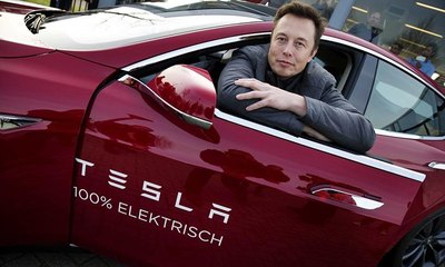 إيلون ماسك يستحوذ على حصة كبيرة في تويتر