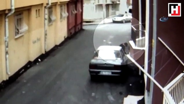 Mahallelinin müstehcen isyanı