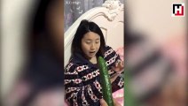 Böyle şaka mı olur? Kız arkadaşına yılanlı salatalık yedirdi!