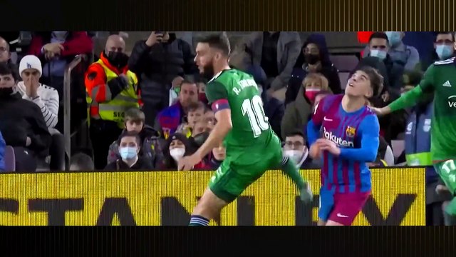 Gavi remporte le trophée Kopa 2022 - Ballon d'Or - Foot