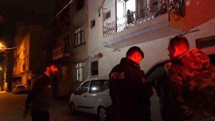 Husumetlisini balkonda görünce kurşun yağdırdı, 2 kişi yaralandı