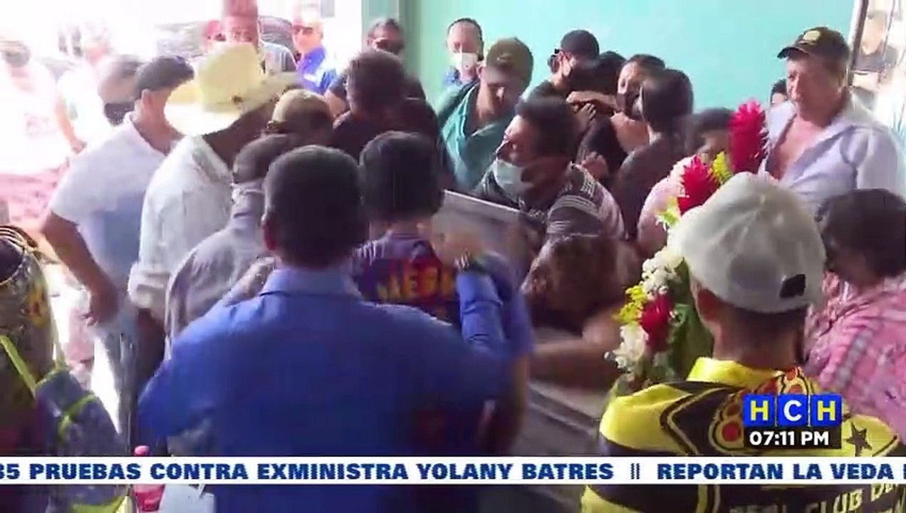 ¡Solo uno de los cuatro policías imputados por muerte de barrista queda con Detención Judicial!
