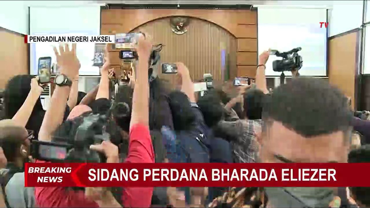 Detik-Detik Richard Eliezer Pudihang Lumiu Memasuki Ruang Sidang PN Jaksel!