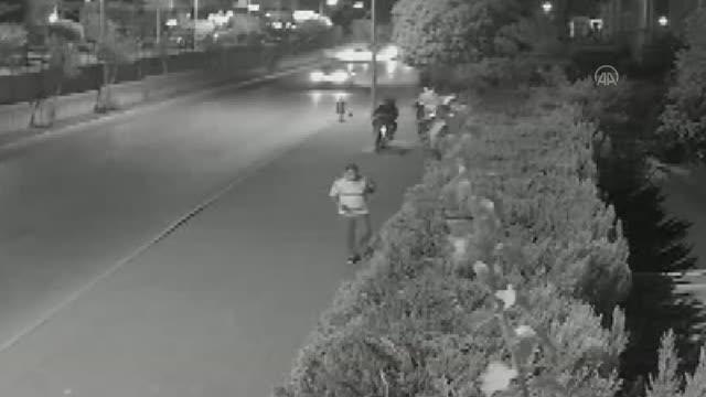 Son dakika haberi: 2 kişinin cep telefonunu çalan 2 kapkaç zanlısı tutuklandı