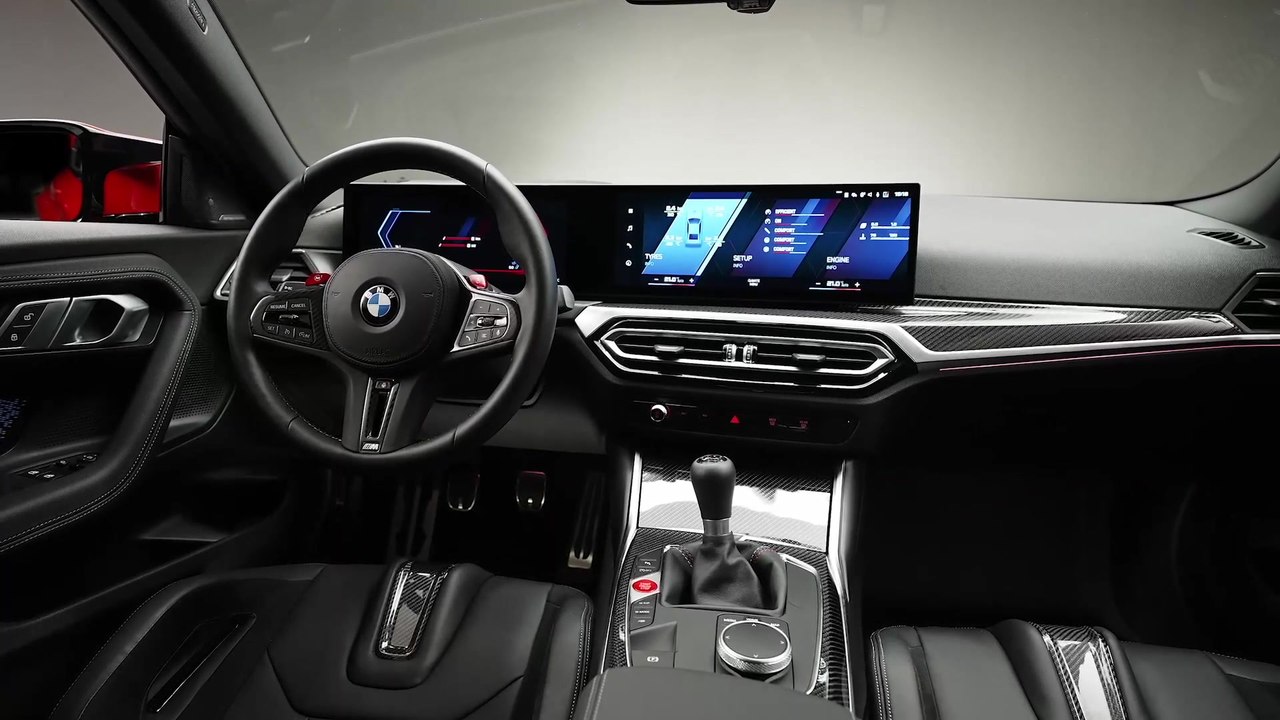 Der neue BMW M2 - Fortschrittliches Sportwagen-Cockpit mit serienmäßigem BMW Curved Display und optionalen M Carbon Schalensitzen