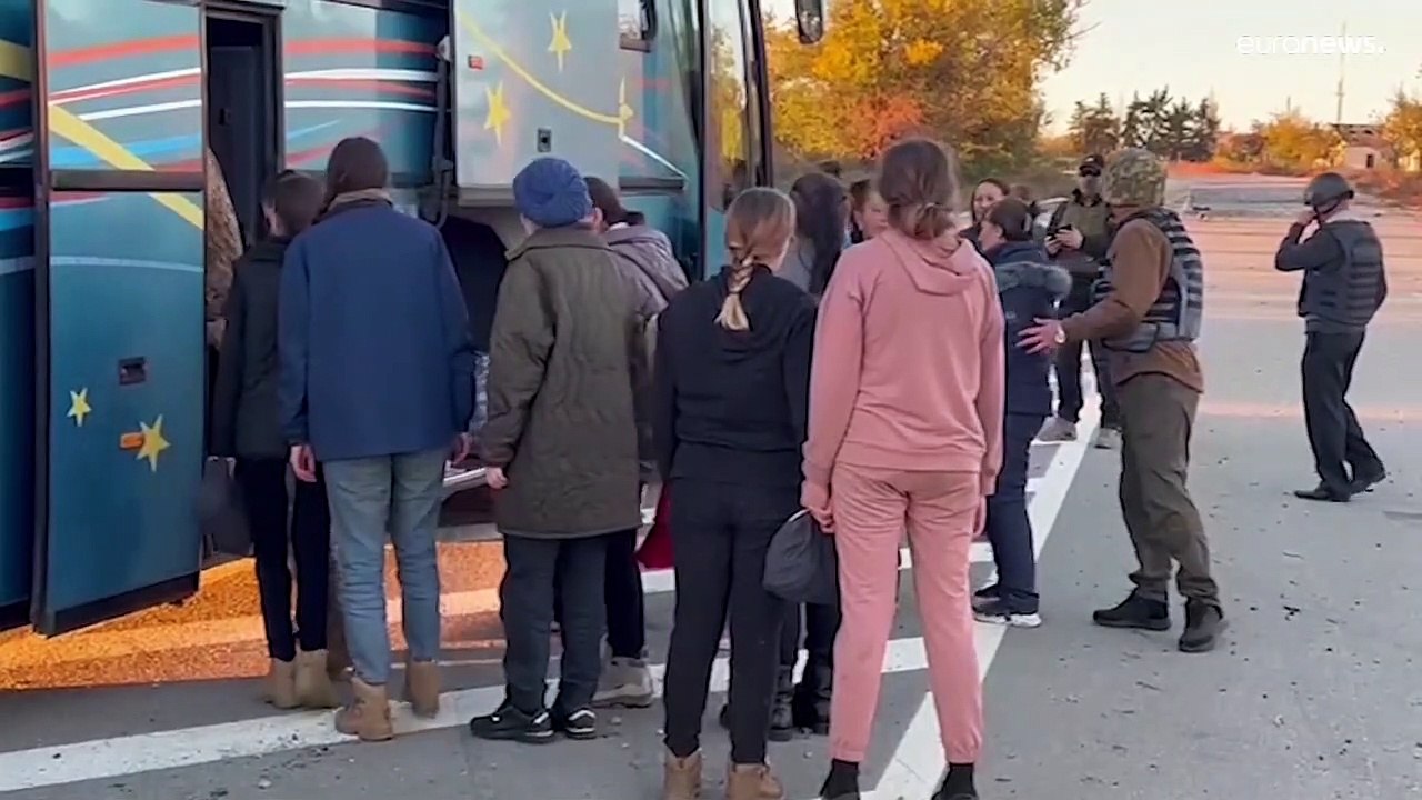 Более 100 украинок вернулись домой из российско...